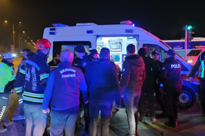 Polisten kaçan sürücü kaza yaptı: 3 Yaralı