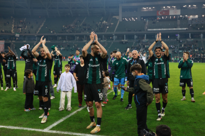 Serdar Dursun galibiyeti göbek atarak kutladı