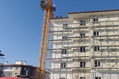 Adıyaman’da paralarını alamayan işçiler inşaatın tepesinde intihar girişiminde bulundu