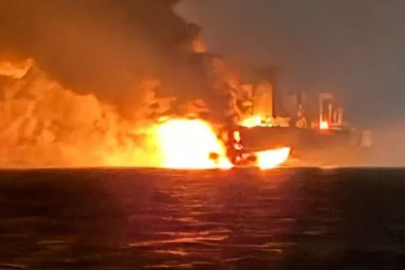 Kefken açıklarında gemi yangını: 25 personel tahliye edildi