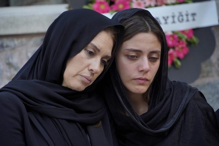 Kızılcık Şerbeti