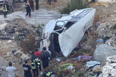 Maden işçilerini taşıyan otobüs devrildi: 17 yaralı