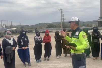 Osmaniye’de 15 kişilik minibüsten 30 işçi çıktı