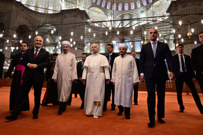 Papa 14. Leo Sultanahmet Camii’ni ziyaret etti