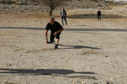 Aksaray’da geleneksel oyun çelik çomak kuşaktan kuşağa aktarılıyor