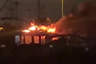 Balıkçı barınağına yıldırım düştü: 3 Tekne yandı