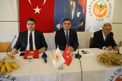 Demokrat Parti Genel Başkanı Uysal, Adana'da çiftçilerle buluştu