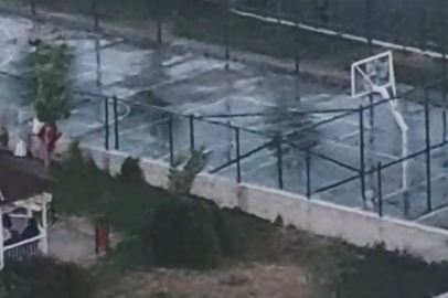 Ankara'da iki kardeşe saldıran pitbullun sahibinin, köpeğini tasmasız ve ağızlıksız gezdirdiği görüntüler ortaya çıktı