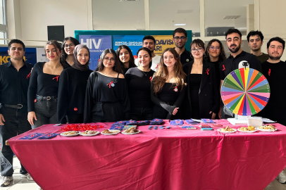 Dünya AIDS Günü’nde genç sağlık çalışanları HIV konusunda bilgilendirildi