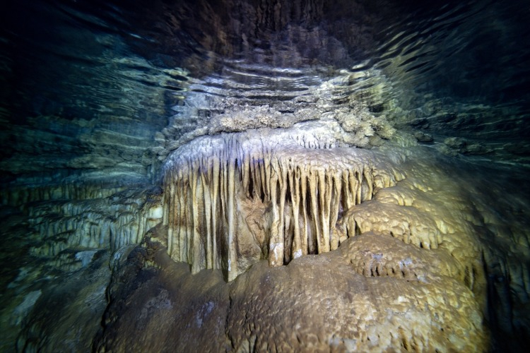 Gilindire Mağarası su altı güzellikleriyle büyülüyor