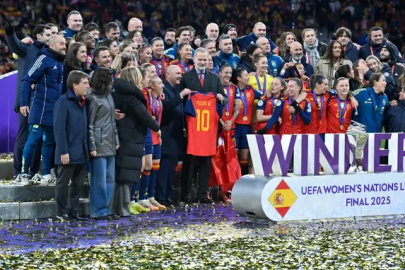 İspanya, Almanya’yı 3-0 yenerek Uluslar Ligi’nde yeniden şampiyon