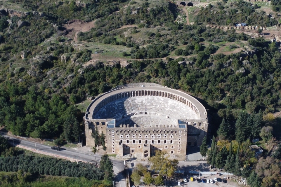 Antalya'nın kültür hazineleri: Anıtsal antik tiyatrolar tarihe tanıklık ediyor