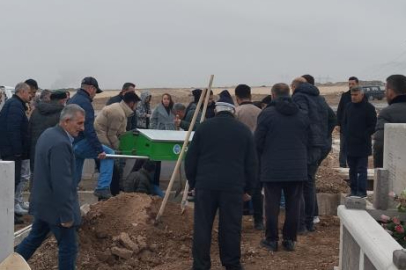 Eski eşi tarafından öldürülen Şerife Gelmeli Kayseri’de son yolculuğuna uğurlandı