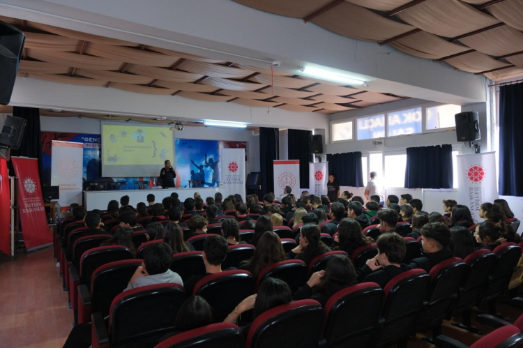 İskenderun’da gençlere dezenformasyon farkındalığı eğitimi 2