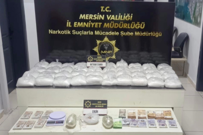 Mersin'de narkotik operasyonu: Milyonluk döviz ve kilolarca uyuşturucu ele geçirildi