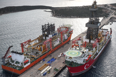 Türkiye’nin yeni nesil ikiz Sondaj Gemileri Taşucu’nda yan yana görüntülendi