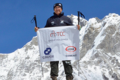 Adanalı direktörden zirve yürüyüşü: Mustafa Turan, Everest Base Camp'e tırmandı