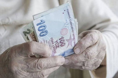 Aralık ayı engelli ve yaşlı aylıkları hesaplara yatırılmaya başlandı