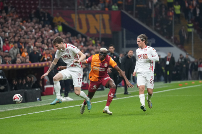 Trendyol Süper Lig: Galatasaray: 2 - Samsunspor: 0 (İlk yarı)
