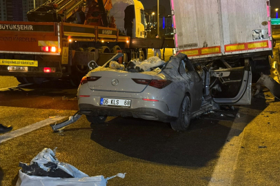 Ankara Çevreyolunda dehşet: Otomobil tırın altına girdi, 2 ölü 1 ağır yaralı