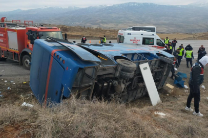 Cezaevi nakil aracı devrildi, 7 jandarma ve 2 Adalet Bakanlığı personeli yaralandı