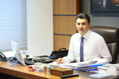 CHP’nin yeni Parti Sözcüsü Zeynel Emre kimdir? İşte hayatı ve siyasi kariyeri