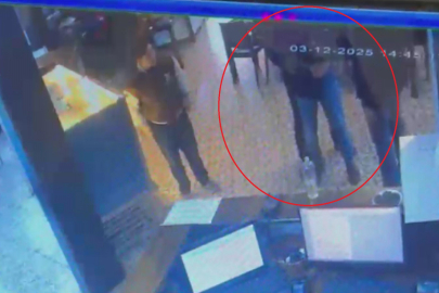 Hatay’da boğazına lokma kaçan müşteriyi garson Heimlich manevrasıyla hayata döndürdü