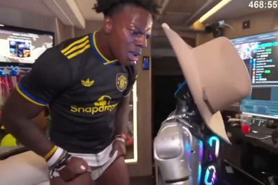 Canlı yayında robota şiddet pahalıya patladı: Ünlü yayıncı Speed'e Rizzbot davası