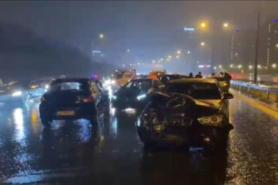 Eyüpsultan’da yağış zincirleme kazaya yol açtı: 7 araç birbirine girdi