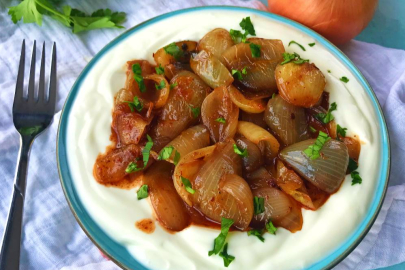 Karamelize Soğanla Lezzet Patlaması: Bu Meze Sofraları Sallayacak!