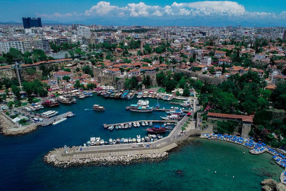 Antalya’da gece yarısı 4,3 büyüklüğünde deprem paniğe neden oldu