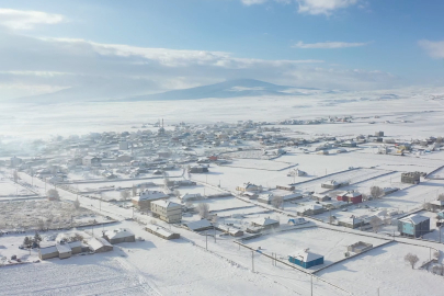 Kars’ta karla kaplanan köyler beyaza büründü