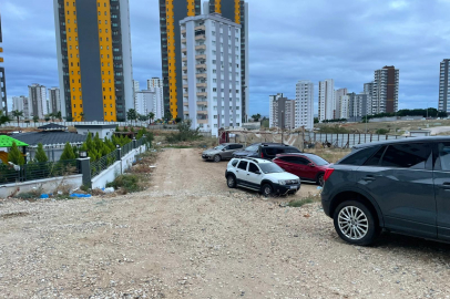 Sarıçam’da yağmur sonrası yol çamura döndü: Vatandaşlar çözüm istiyor