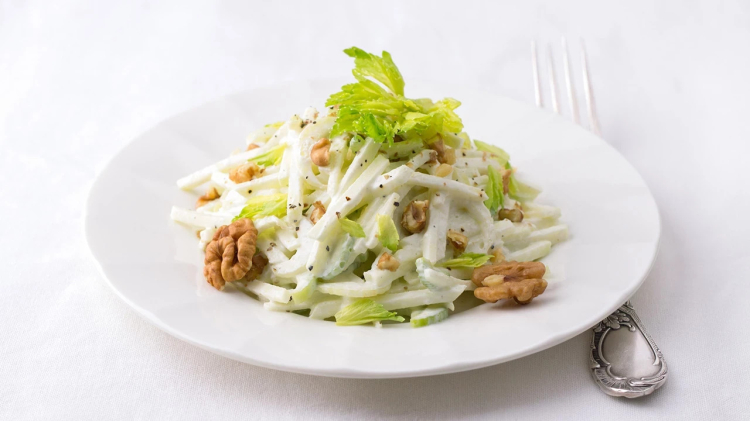 Ayvalı Kereviz Salatası