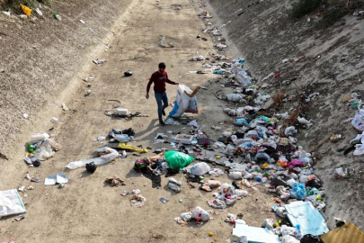 Adana’da sulama kanalları çöplüğe döndü