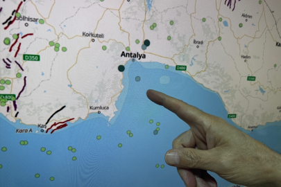 Antalya neden sallanıyor? Uzmandan bölge için ezber bozan deprem yorumu