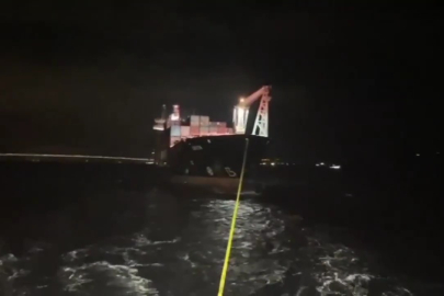 Çanakkale Boğazı’nda makine arızası: Konteyner gemisi demirletildi