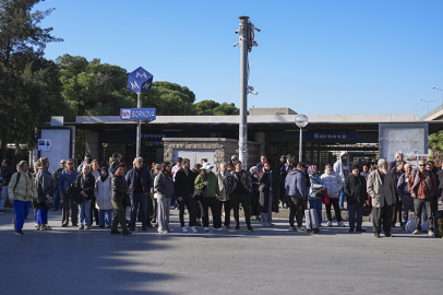 İzmir Metro’da arıza: Seferler başladı mı? Arıza giderildi mi?