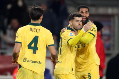 Milan Torino'yu 3-2 yendi, liderliği bırakmadı