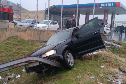 Muş-Bitlis karayolunda trafik kazası: 3 Yaralı