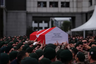 Şehit polis Emre Albayrak’a hüzünlü veda: Çekmeköy’de şehit edilen özel harekâtçı memleketine uğurlandı
