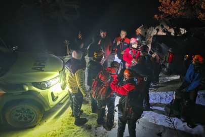 Adana Akdağ’da 3 kişi mahsur kaldı: Zorlu arazide kurtarma çalışması başlatıldı