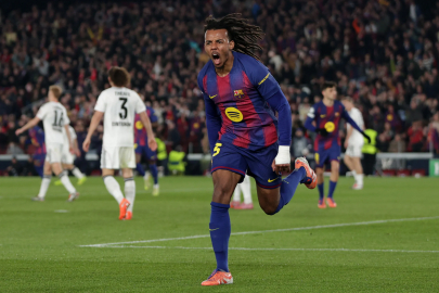 Barcelona evinde Eintracht Frankfurt'u 2-1 mağlup etti