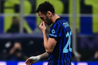 Dev maçta Liverpool güldü: Hakan Çalhanoğlu sakatlandı, Salah'sız ilk zafer geldi