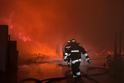 Gaziantep’te ambalaj fabrikasında yangın!