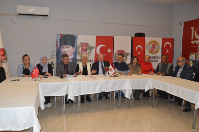 Adana’da hayvanseverler sokak hayvanları için ses yükseltti