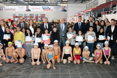 Adana’da ‘Yüzme Bilmeyen Kalmasın’ projesiyle çocuklar suyla buluştu