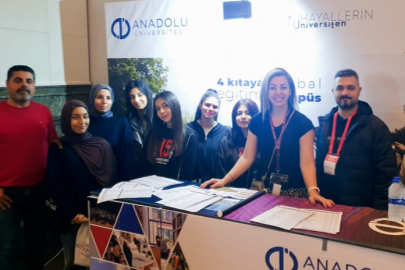 Anadolu Üniversitesi Adana'da öğrenci adaylarıyla buluştu