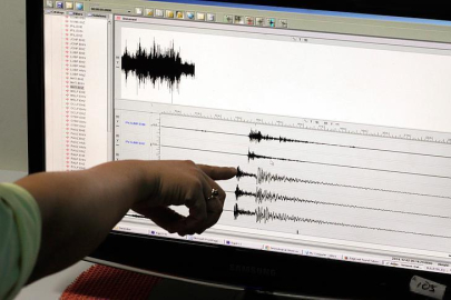 Deprem mi oldu? Balıkesir Sındırgı’da 4,9 büyüklüğünde deprem – AFAD ve Kandilli son depremler listesi