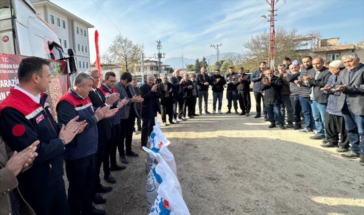 Osmaniye'de atıl araziler tarıma kazandırılıyor 67 üreticiye nohut tohumu desteği 2